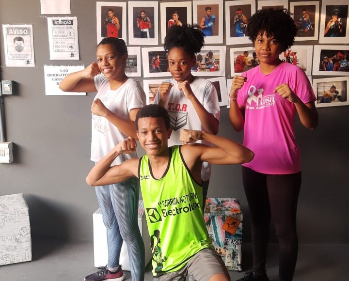 Pâmela, Ana Paula e Jéssica, além de Wesley: irmãos unidos pelo boxe em São Carlos - Crédito: Marcos Escrivani
