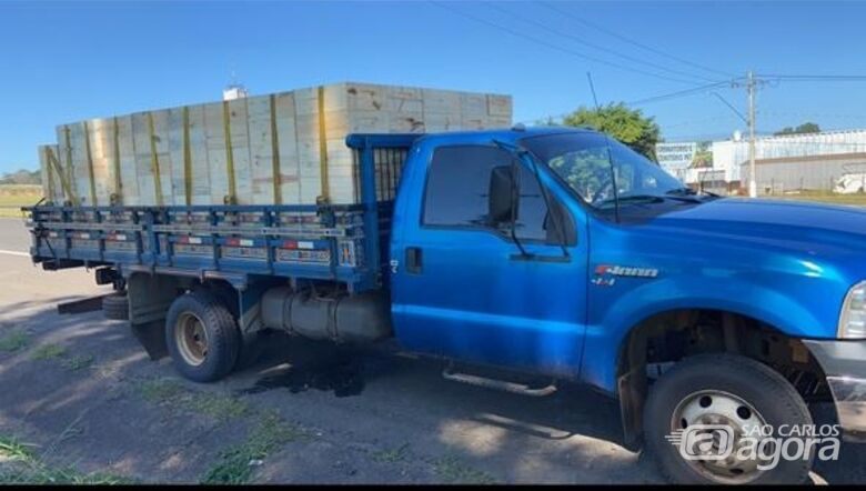 Caminhão furtado no Cruzeiro do Sul é recuperado pela PM - Crédito: divulgação
