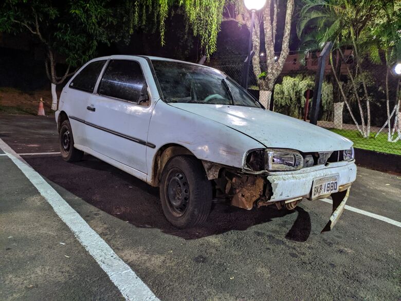 Gol com queixa de furto é recuperado no Aracy - Crédito: Maycon Maximino
