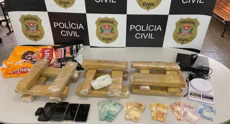 Droga encontrada na lanchonete - Crédito: Maycon Maximino