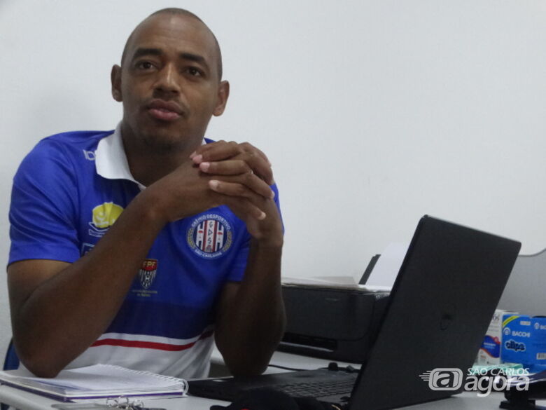 Marcus Vinícius aguarda jogadores do Lobo: início da temporada da Série B - Crédito: Marcos Escrivani