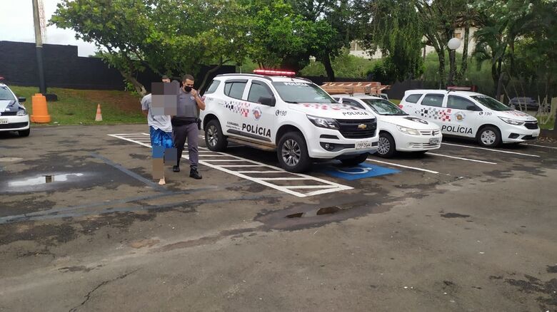 Trio invade empresa no Novo Mundo e rouba cofre -