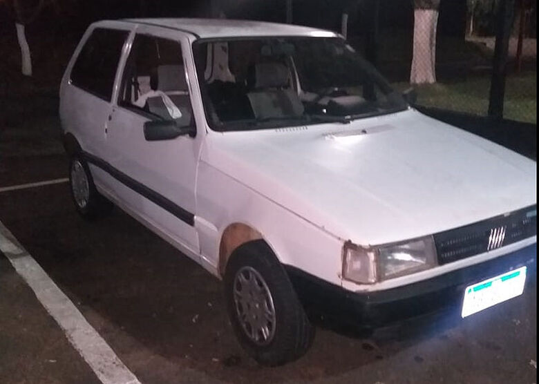 Após perseguição, Força Tática recupera carro furtado - Crédito: divulgação/PM