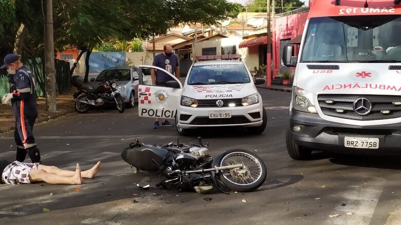 Casal fica ferido após colisão no Jardim Bicão - Crédito: Maycon Maximino