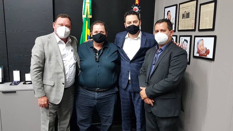 Roselei durante encontro com representantes do governo estadual - Crédito: Divulgação