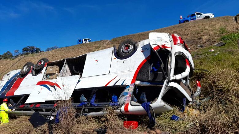 Acidente com ônibus deixa 3 pessoas mortas e 37 feridas na Washington Luis - Crédito: Divulgação