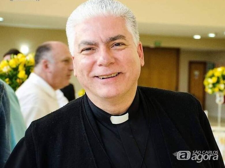 Padre Carlos Alberto Giacone é internado na UTI devido a Covid-19 - Crédito: divulgação
