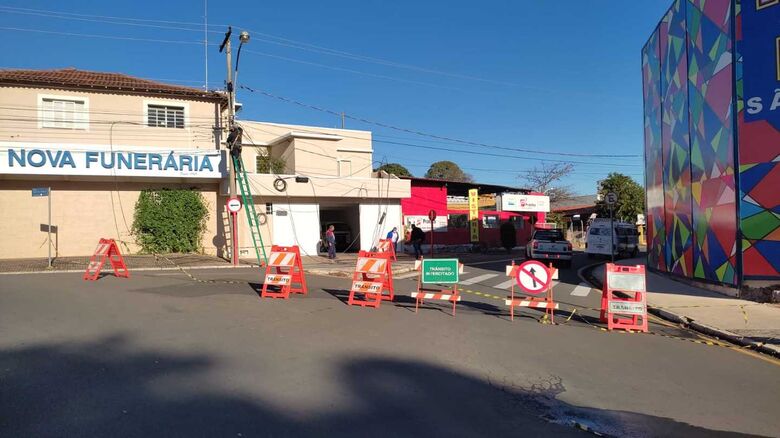 Rua Roberto Simonsen está momentaneamente interditada - Crédito: Maycon Maximino