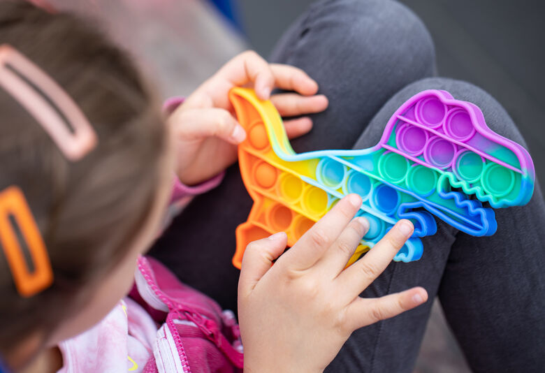 Push Pop It brinquedo é ‘febre’ entre as crianças e auxilia no desenvolvimento Crédito Freepik -