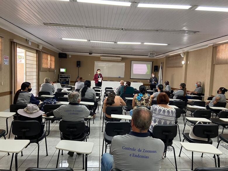 Unidade de Controle de zoonoses ministra palestra para agentes de combates às endemias - Crédito: divulgação