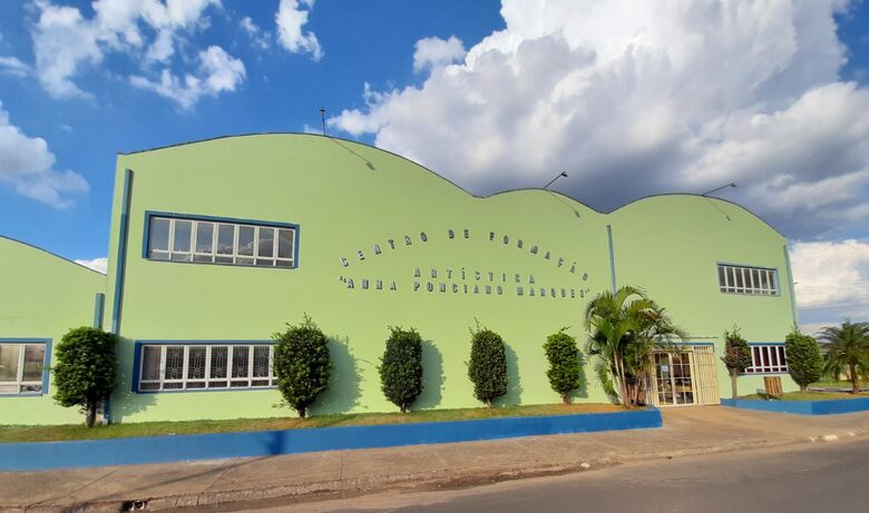 Os interessados devem comparecer ao Centro Cultural, que fica na rua Itirapina, s/n, no Jardim Cruzado - Crédito: Divulgação