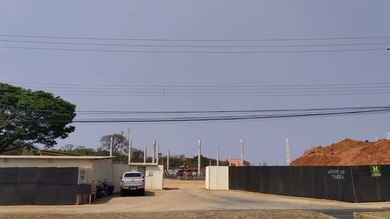 Local onde atacadista está sendo construído na Getúlio Vargas - Crédito: Maycon Maximino