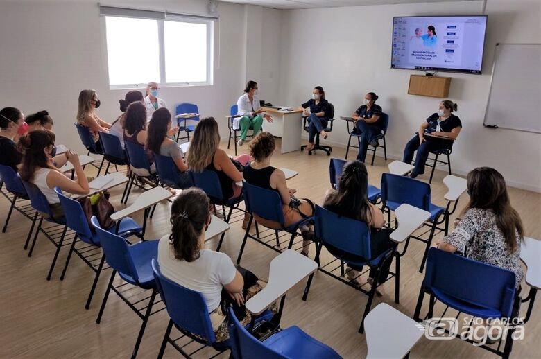 Coordenação em encontro com doulas para retomada as atividades da Maternidade Francisca Cintra Silva - Crédito: Assessoria Santa Casa