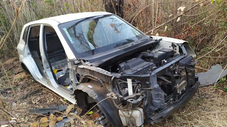 ROCAM descobre cemitério de carros roubados e furtados na região do Antenor Garcia - Crédito: Maycon Maximino