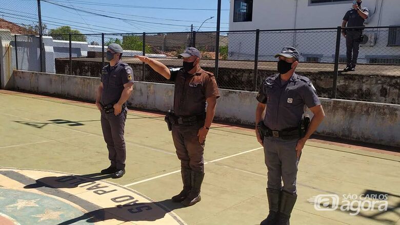 Soldado Pavão ao centro participa de solenidade de recebimento do braçal da ROCAM - Crédito: Maycon Maximino