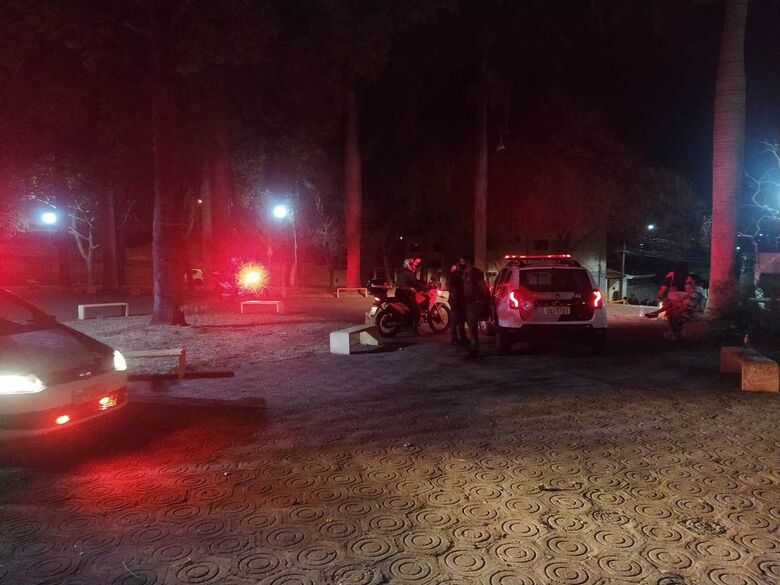 Operação da PM combate bagunça e som alto em São Carlos - Crédito: divulgação/PM