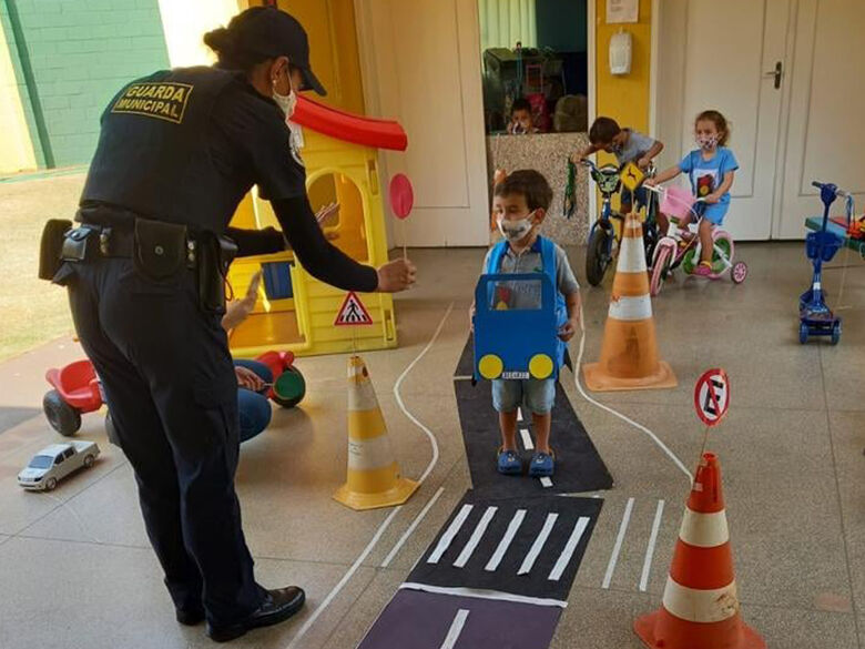 Escola Municipal "Bruna Esposito" de Ibaté realizou nesta semana o Projeto "Educação no trânsito" -