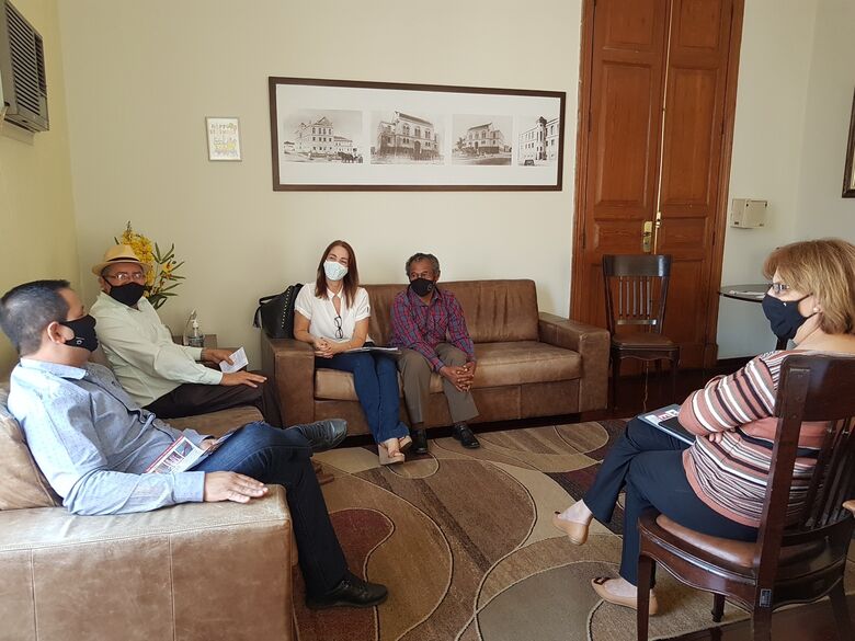 Roselei durante a reunião na Câmara: frentistas buscam apoio - Crédito: Divulgação