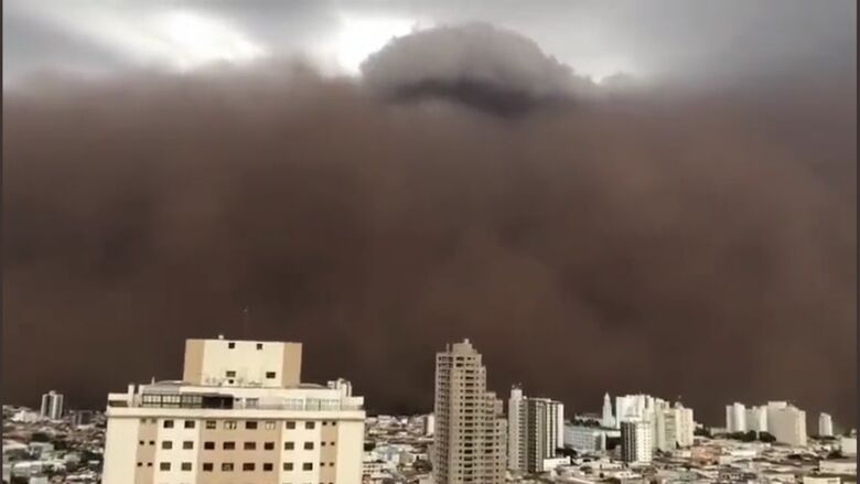 Tempestade de areia atinge cidades da região - Crédito: divulgação