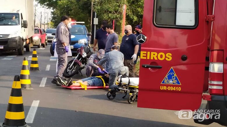 Motociclista durante o socorro realizado pelos Bombeiros da unidade resgate - Crédito: Maycon Maximino