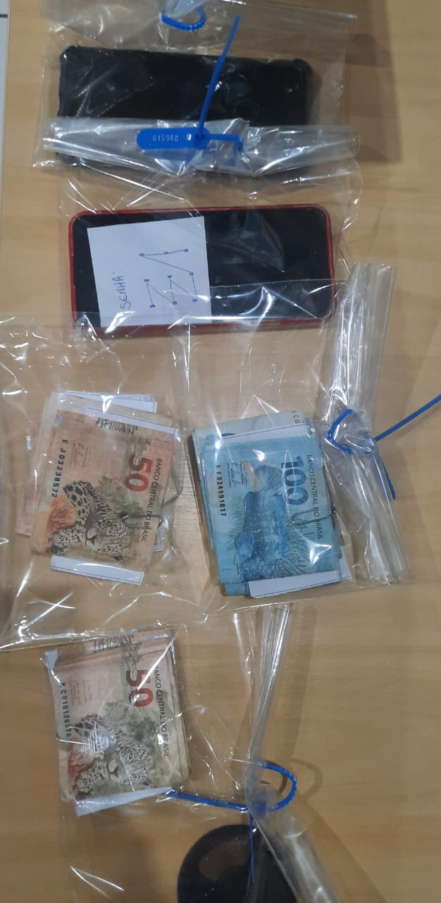 O dinheiro falso foi apreendido: um montante de R$ 7,1 mil - Crédito: Divulgação