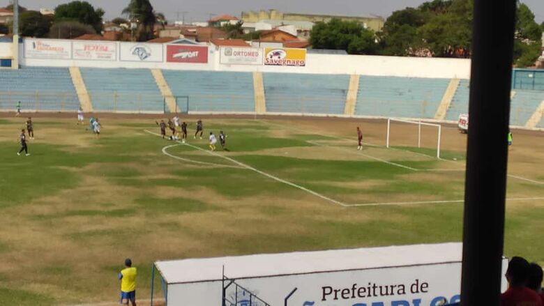São Carlos não fez um bom segundo tempo e pagou caro: foi goleado - Crédito: Divulgação/São Carlos FC