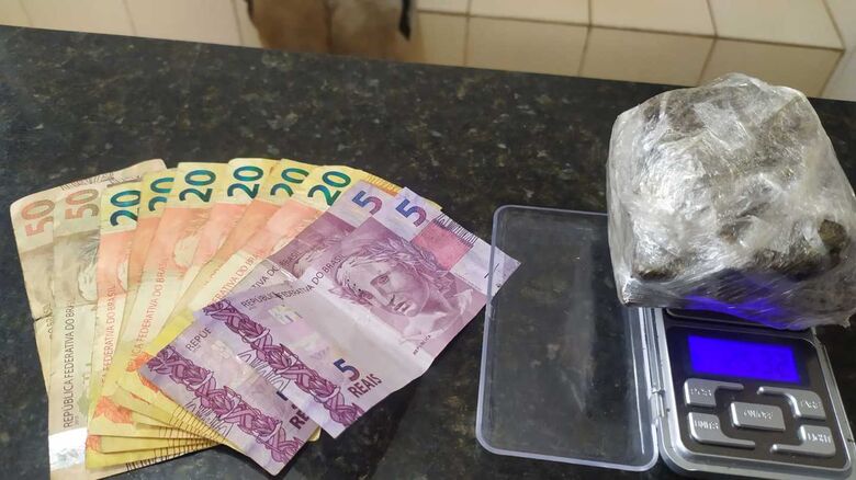 A droga que estava em poder do suspeito - Crédito: Maycon Maximino