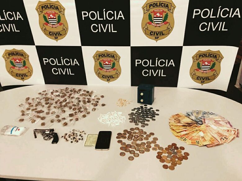 A droga apreendida por policiais da Dise - Crédito: Divulgação