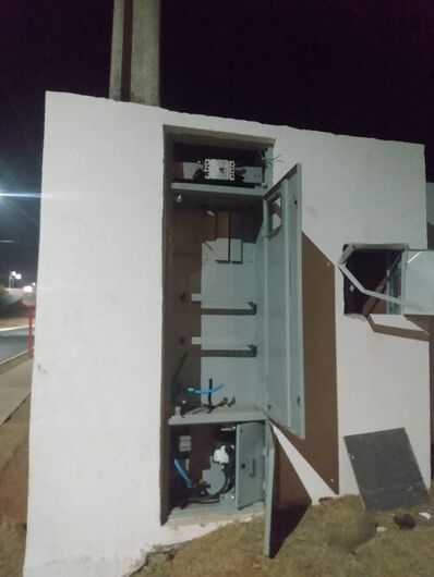 Fiação elétrica de um local onde deverá ser um posto de saúde “sumiu”... - Crédito: Divulgação