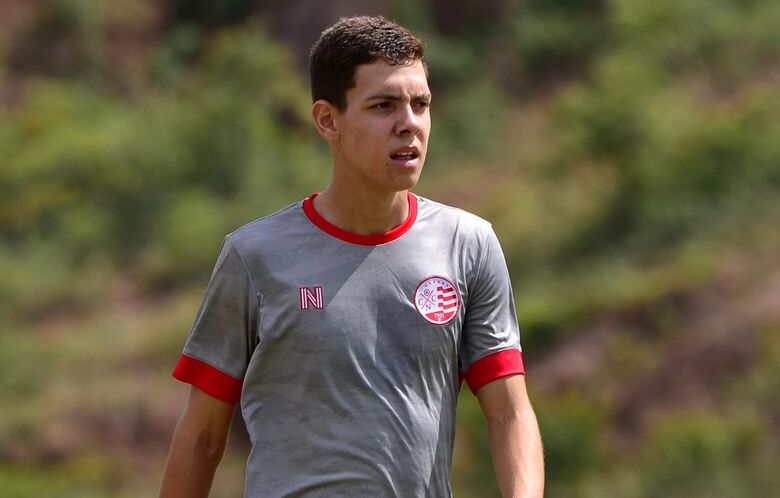 Lucas defende o Náutico e tem a expectativa de ser promovido ao time profissional - Crédito: Divulgação