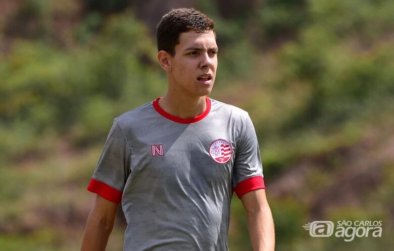 Lucas defende o Náutico e tem a expectativa de ser promovido ao time profissional - Crédito: Divulgação