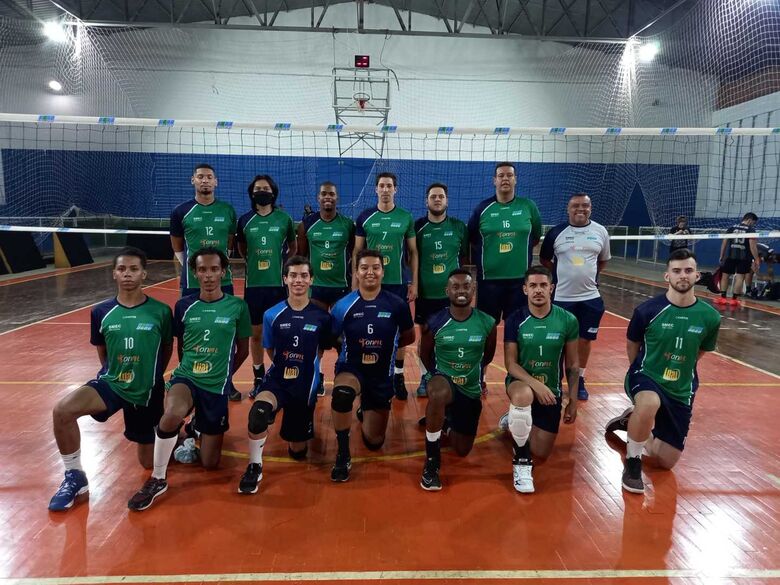A equipe adulta venceu bem Arthur Nogueira por 3 sets a 1: a primeira na APV - Crédito: Marcos Escrivani