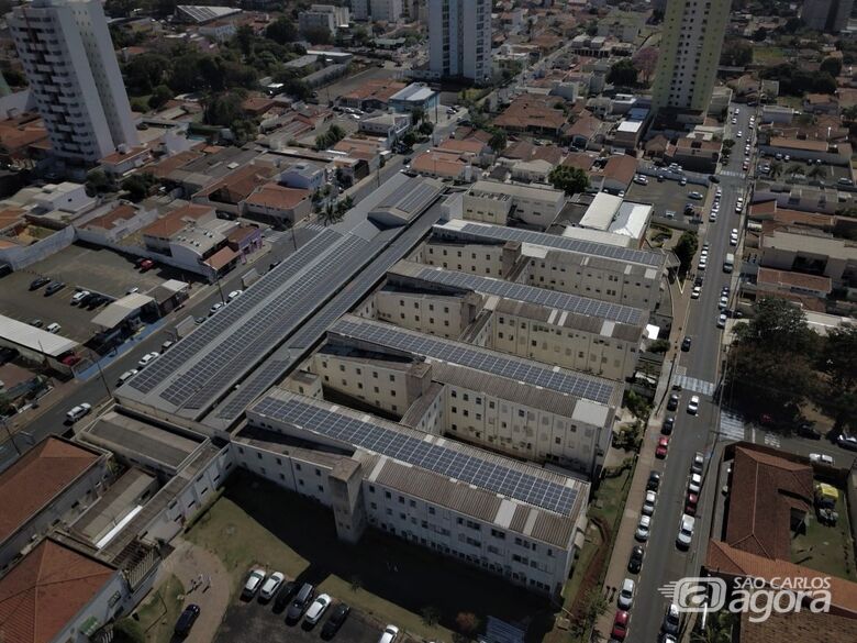 1.166 placas fotovoltaicas foram instaladas pela CPFL Paulista na Santa Casa - Crédito: K2 Drones