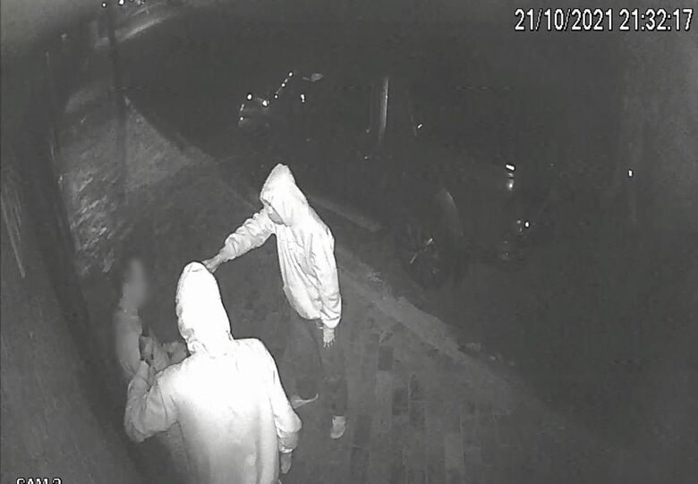 DIG tenta localizar bandidos que estão roubando caminhonetes em São Carlos - Crédito: reprodução