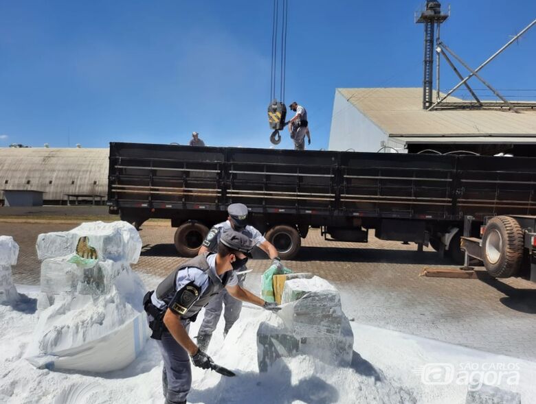 Polícia Rodoviária apreende 4 toneladas de maconha que seriam entregues em São Carlos - Crédito: divulgação/Polícia Rodoviária