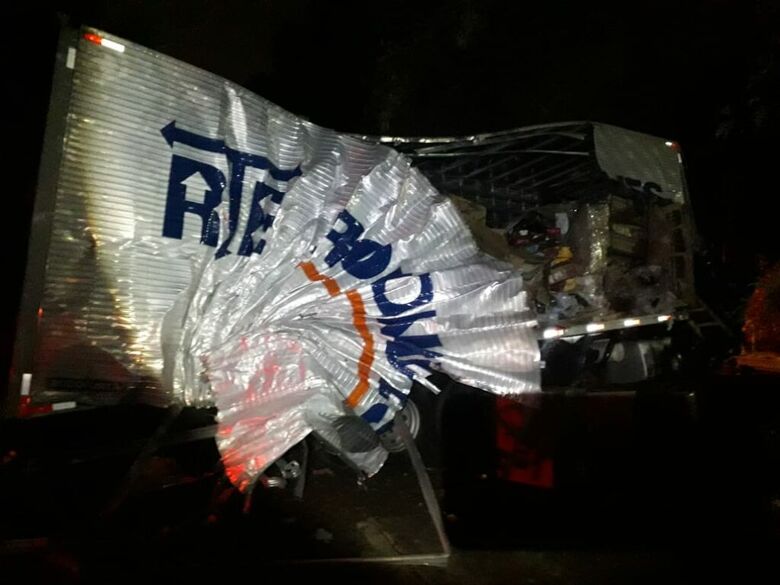 Jovem morre atropelado por carreta na Washington Luis - Crédito: Grupo Rio Claro SP