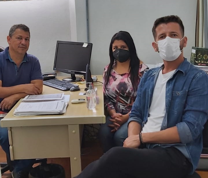 Vereador Malabim e Elton Carvalho recebem visita da assessora do Deputado Federal Celso Russomanno - Crédito: divulgação