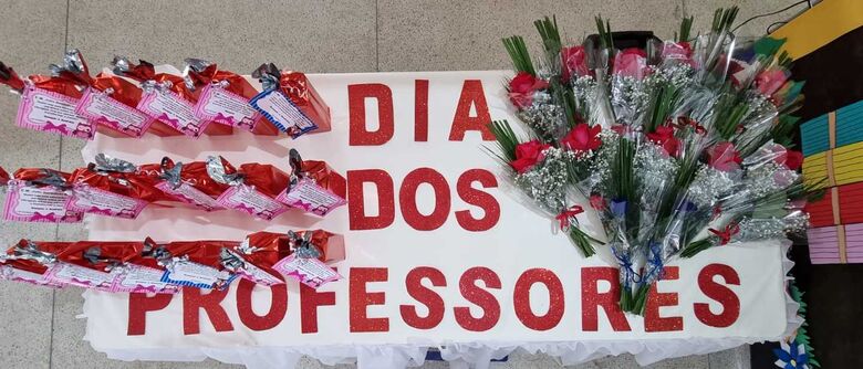 Escola comemora o Dia do Professor com homenagem aos docentes - Crédito: Divulgação
