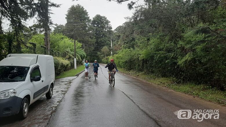 No penúltimo dia, chuva e barro: mas nada segura nossos peregrinos aventureiros - Crédito: Divulgação