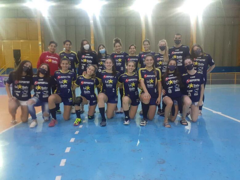 Time são-carlense mostrou muita determinação e garra contra Araraquara - Crédito: Marcos Escrivani