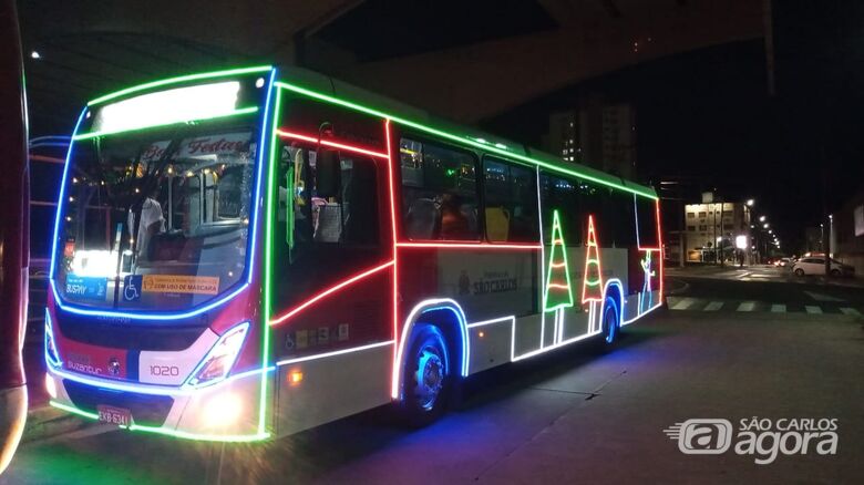 Suzantur coloca em circulação ônibus iluminados com tema natalino - Crédito: divulgação