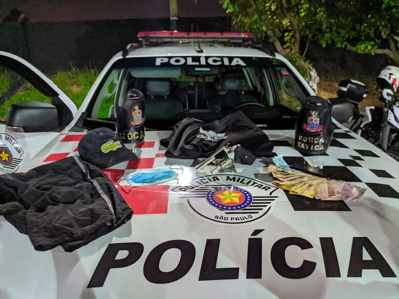Força Tática prende trio após roubo em supermercado - Crédito: Maycon Maximino