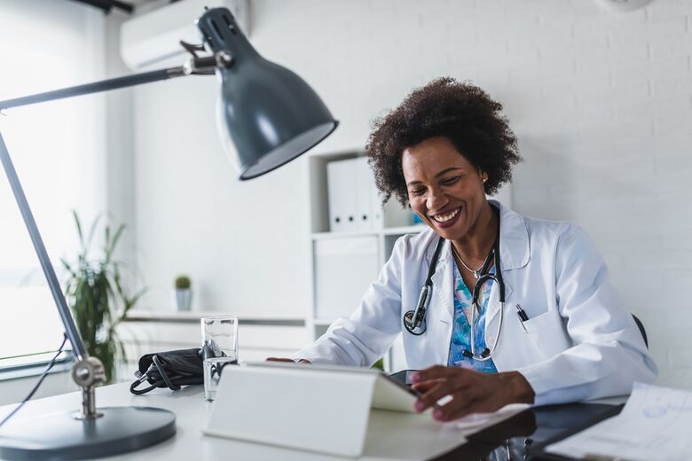 Hapvida abre vagas para médicos na área de telemedicina -