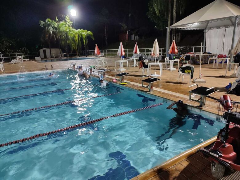 Piscina do Sesi é o novo local de treinos do time ACD de natação de São Carlos - Crédito: Marcos Escrivani