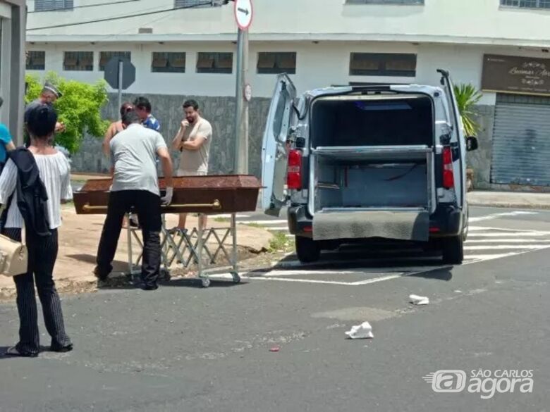 Menino morre asfixiado em cima de carro da família em Franca - Crédito: WhatsApp/GCN