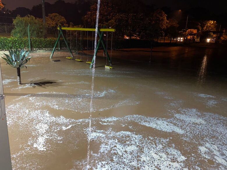 Chuva causa alagamentos no Aracê de Santo Antônio  - Crédito: Divulgação 