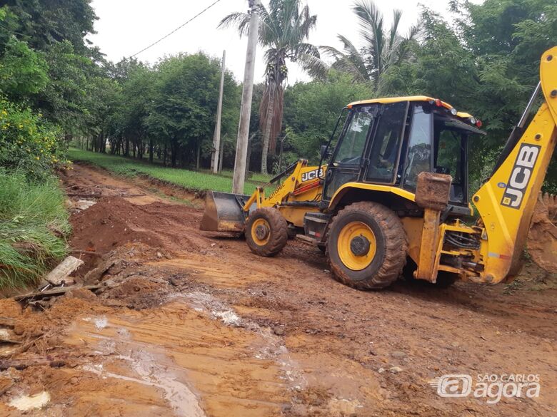 Prefeitura trabalha na recuperação de vias no Aracê de Santo Antônio - Crédito: Divulgação
