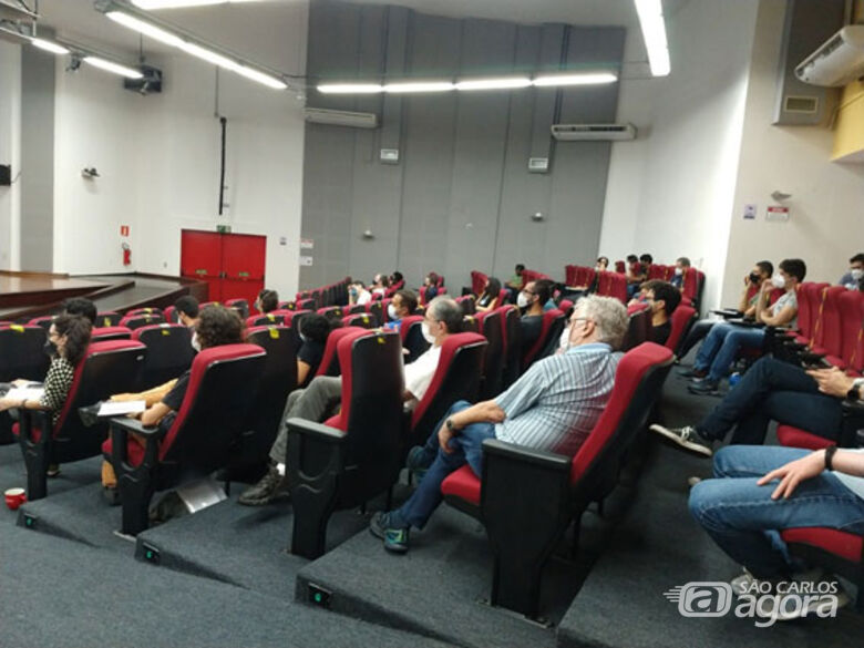 Participantes presente do auditório do IFSC – sempre obedecendo as regras sanitárias - Crédito: divulgação