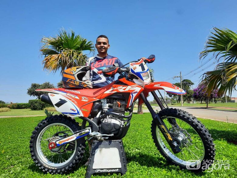 Vice-campeão brasileiro de Hard Enduro rifa moto - Crédito: Divulgação