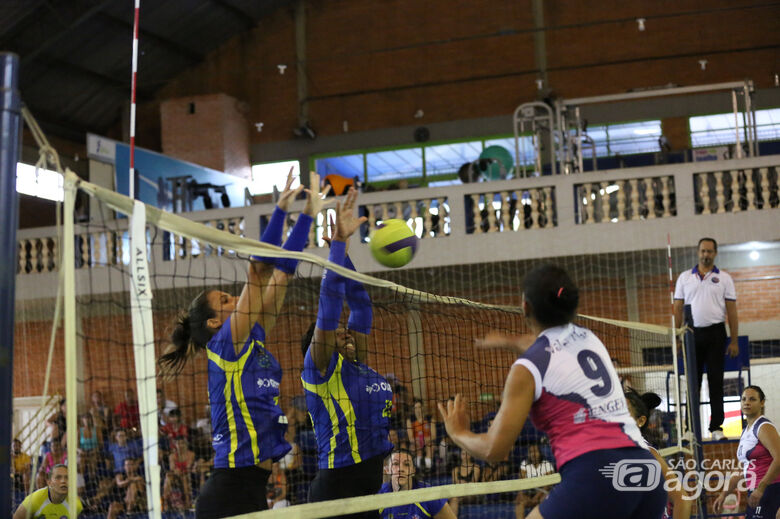 Equipe são-carlense durante a partida: vitória com autoridade em cima do V.M. de Sertãozinho - Crédito: Ze_Photografy